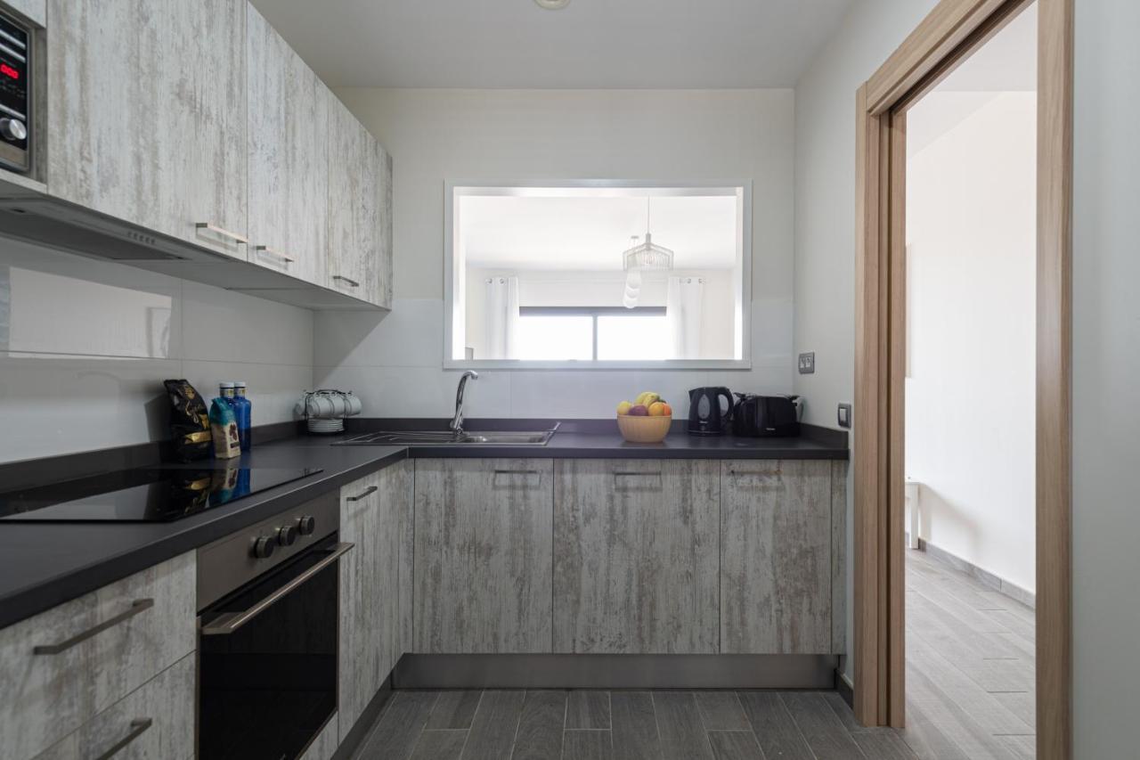 Homeforguest Apartamento En Residencia De Lujo Con Terraza Y Piscina La Guirra Eksteriør bilde
