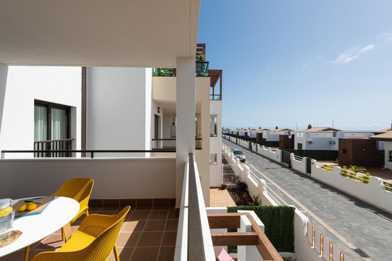 Homeforguest Apartamento En Residencia De Lujo Con Terraza Y Piscina La Guirra Eksteriør bilde