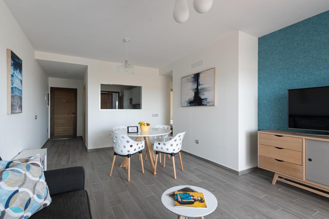 Homeforguest Apartamento En Residencia De Lujo Con Terraza Y Piscina La Guirra Eksteriør bilde