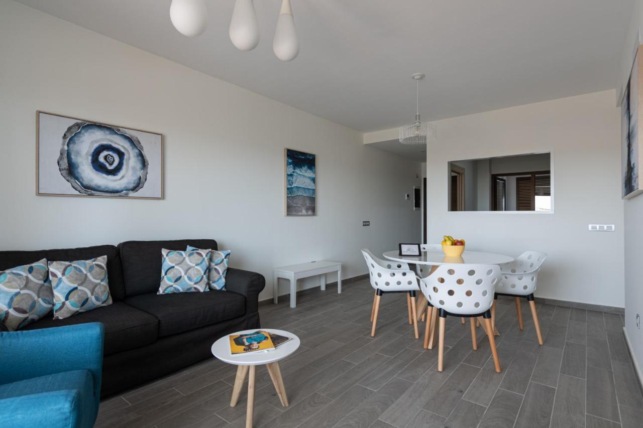 Homeforguest Apartamento En Residencia De Lujo Con Terraza Y Piscina La Guirra Eksteriør bilde