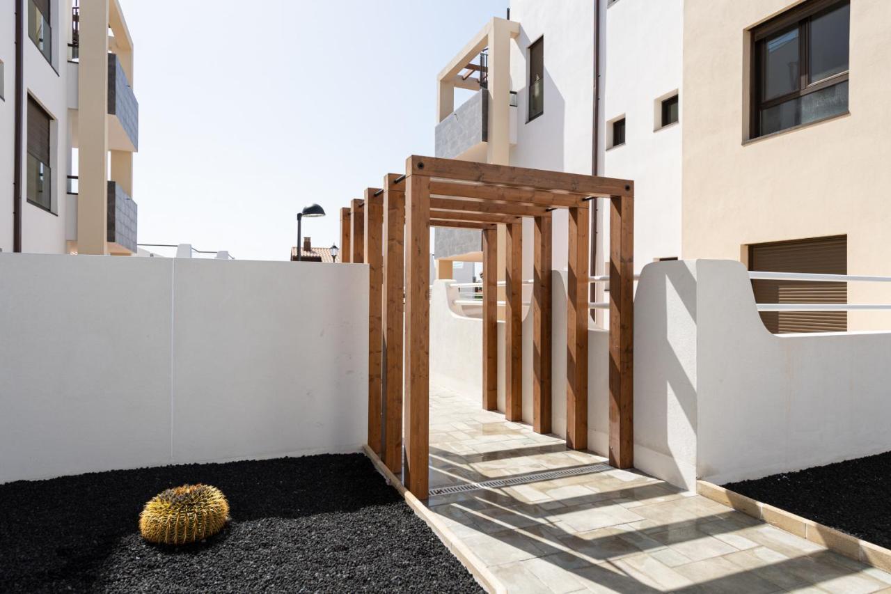 Homeforguest Apartamento En Residencia De Lujo Con Terraza Y Piscina La Guirra Eksteriør bilde