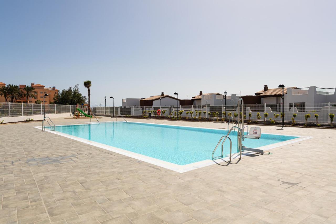 Homeforguest Apartamento En Residencia De Lujo Con Terraza Y Piscina La Guirra Eksteriør bilde